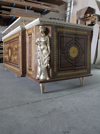 Pormenor de lateral da mesa de entrada VIP da Assembleia Nacional de Angola