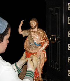 Pormenor de restauro de imagem de S&atilde;o Jo&atilde;o Batista