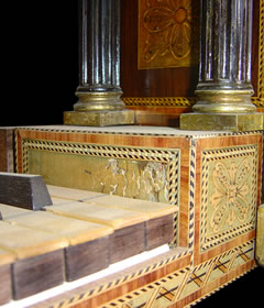 Pormenor de restauro de &oacute;rg&atilde;o hist&oacute;rico de Mafra.