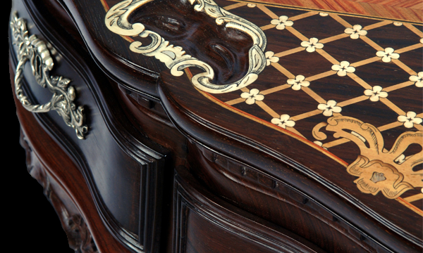 Pormenor do tampo e gaveta da mesa de jogo D. José