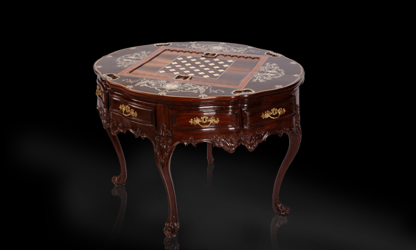 Mesa de jogo estilo D. José (tampo para jogos de Xadrez, Gamão e Damas)
